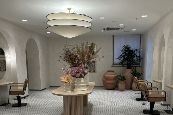 Na ekskluzivnom partyju u centru grada okupile su se brojne poznate dame